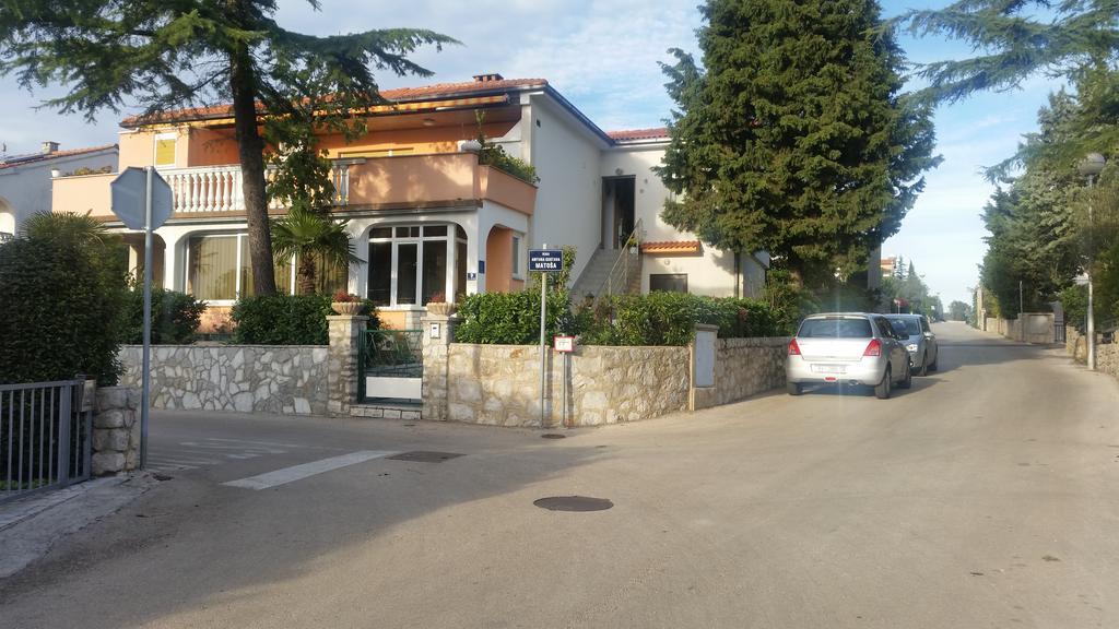 Guest House Tonica Krk Town Exterior foto