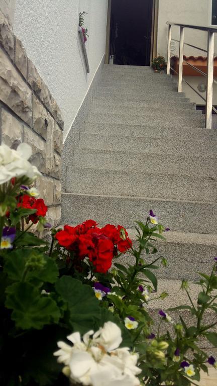 Guest House Tonica Krk Town Exterior foto